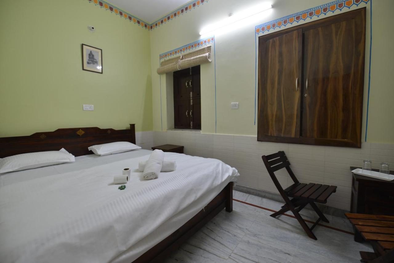 Deluxe AC Room at Hotel Bawarri Haveli Jodhpur